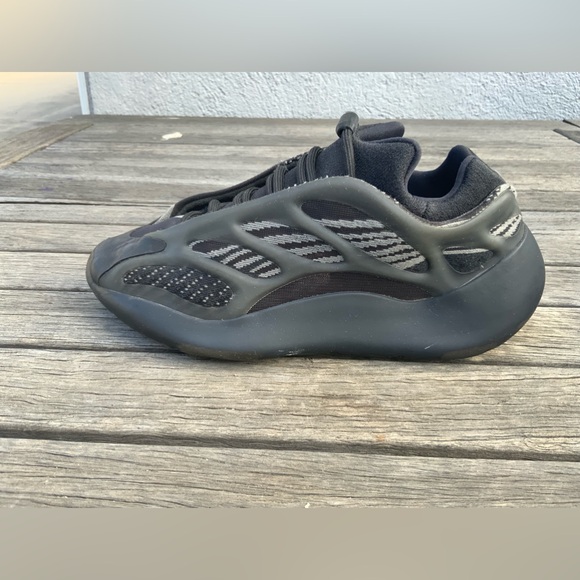 Men Adidas Yeezy 700 V3 Size US 7 - Picture 9 of 16